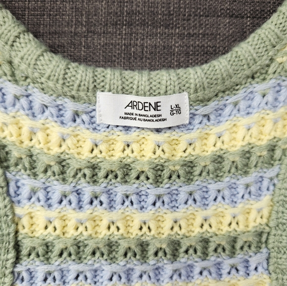 Knitted vest‼️ (3/$25) - Picture 2 of 4